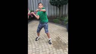 Bezem gaat fout!!!(slowmotion) #1