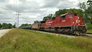 CP 7033 leads CPKC 540 via A5 at Morton Grove