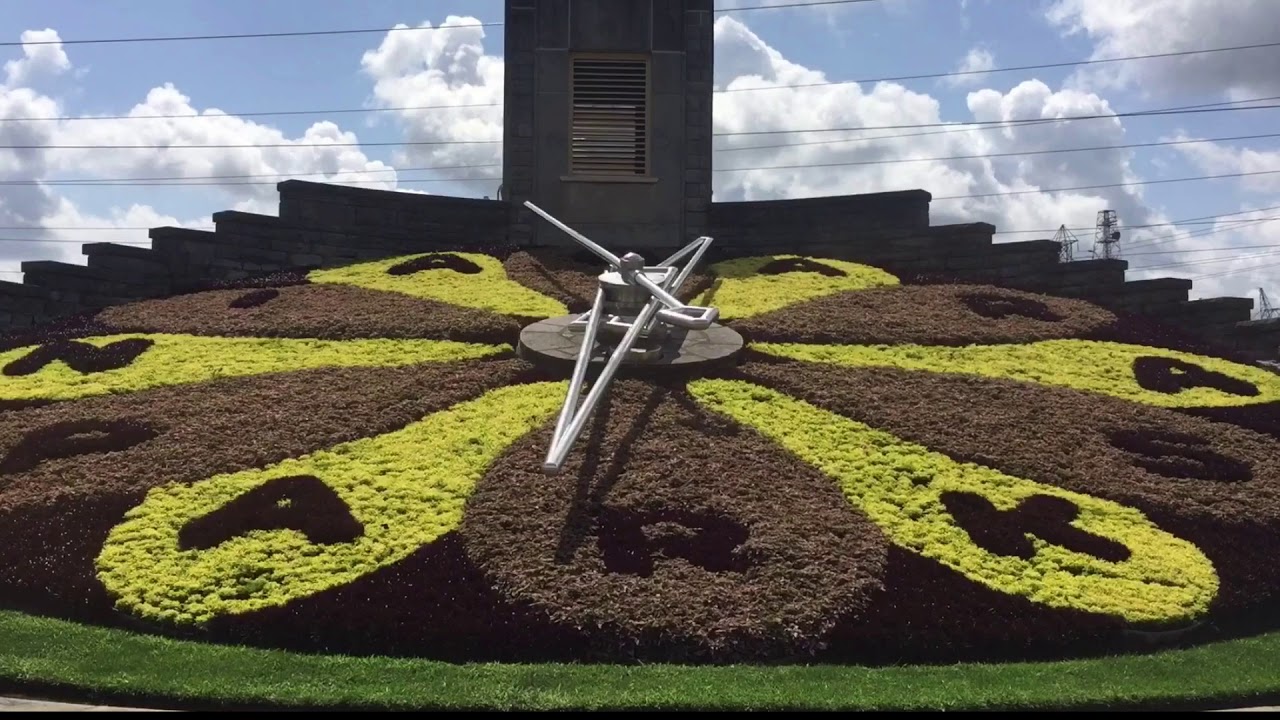 Niagara Parks Floral Clock - YouTube