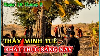 Thầy Minh Tuệ khất thực sáng nay.#thichminhtue #minhtue