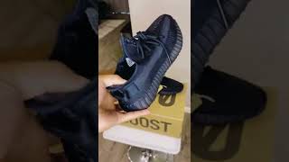 YEEZY 350 Onyx Unboxing #shorts #yeezy350 #yeezy350v2 #yeezy #unboxing