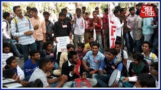 SFI Protests At Delhi University Against ABVP, Demands Action Against 'Goons'