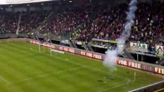 Opkomst spelers ADO-Feyenoord vuurwerk