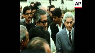 SYND 27-7-72 SHEIKH MUJIBUR RAHMAN, BANGLADESH PRESIDENT IN LONDON FOR SURGERY