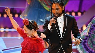 2018 Oscars: Miguel, Gael Garcia Bernal and Natalia LaFourcade Perform Coco's 'Remember Me'