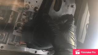 "How To": 1999-2006 Chevy truck 4L60e Transmission filter and fluid change.