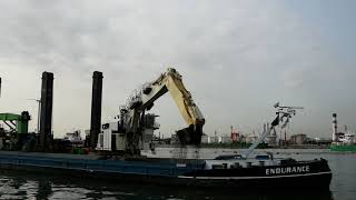 Liebherr P995 pontoon excavator - DEME