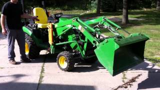 John Deere 1026R floppy bucket