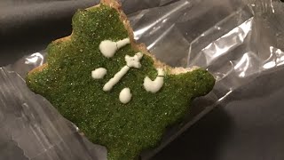 (🔇) Peyton Reviews: Weird Japanese Cookie (🇯🇵)