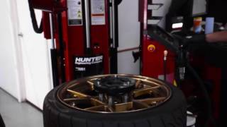 Hunter Revolution Automated Tire Machine