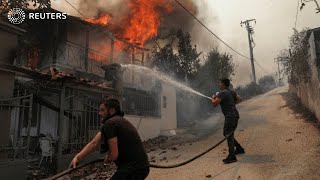 Greece: Wildfire near Athens rages