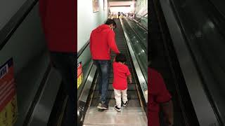 Baby Learning to use escalator #baby#babywithdad#escalator#learning