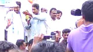 Ys Jagan odarpu Yatra Center LIngagudem