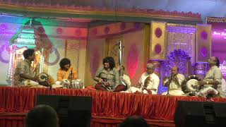 Bangalore V. Praveen accompanying Mandolin U Rajesh - endarO mahanu