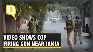 Jamia Violence: After Denial, Video Shows Cop Firing at Protesters | The Quint