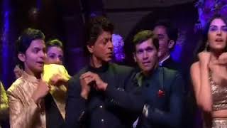 Shahrukh Khan, Ranbir Kapoor, Neeta and Isha Ambani - at Akash and Shloka's Engagement | Weddingz.in