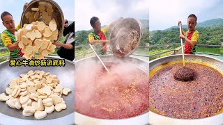 Making a  huge quantity of Chinese spicy oil mix