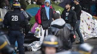 France : Vaste opération de police dans les campements de migrants à Paris