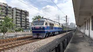 DF110009 hauls K232 passager train pass xihua road