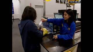Shopping At Best Buy In 2005