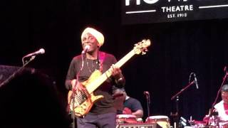 Richard Bona - Mandekan Cubano Howard Theatre Sept. 6, 2016 (7)