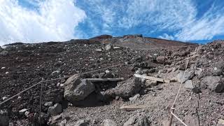 富士登山🗻真夏でも残り続ける「❄️雪」富士宮ルート9合目☃️万年雪 4K Climbing Mt. Fuji \