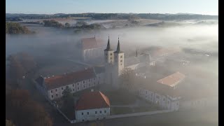 Milevsko - premonstrátský klášter natočený z dronu - podzim 2021 - Autor Martin Čech