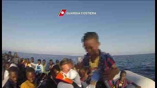 Este año 20.000 niños refugiados cruzaron solos el Mediterráneo hacia Italia