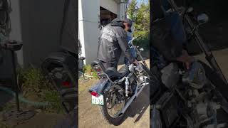 バイク屋 HANCAR motorcycle の日常。。Harley-Davidson 1985’s 4speed EVOに乗るお客様をお見送りしながら動画を撮らせてもらう髪長おじさん。。