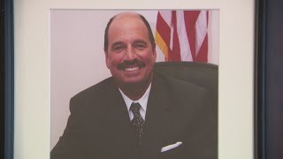 Former Oakbrook Terrace mayor indicted in red light camera scheme