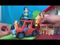 bluey 🐾 tigers on the loose 🐯🐯🐾 pretend play with bluey toys disney jr abc kids