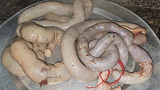 Ẩm Thực tuyên Quang, Thịt lợn chia phần cùng món lòng sốt tiết canh ngon khó cưỡng.