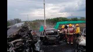 En cenizas quedaron al menos 100 vehículos tras incendio en Cauca