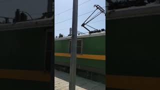 WAG 9 Loco on passenger train due to loco failure at Sultanpur Jn. | CDG - PPTA  Superfast Express.