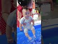 Khi trẻ sơ sinh đi bơi | KAHIHA Family