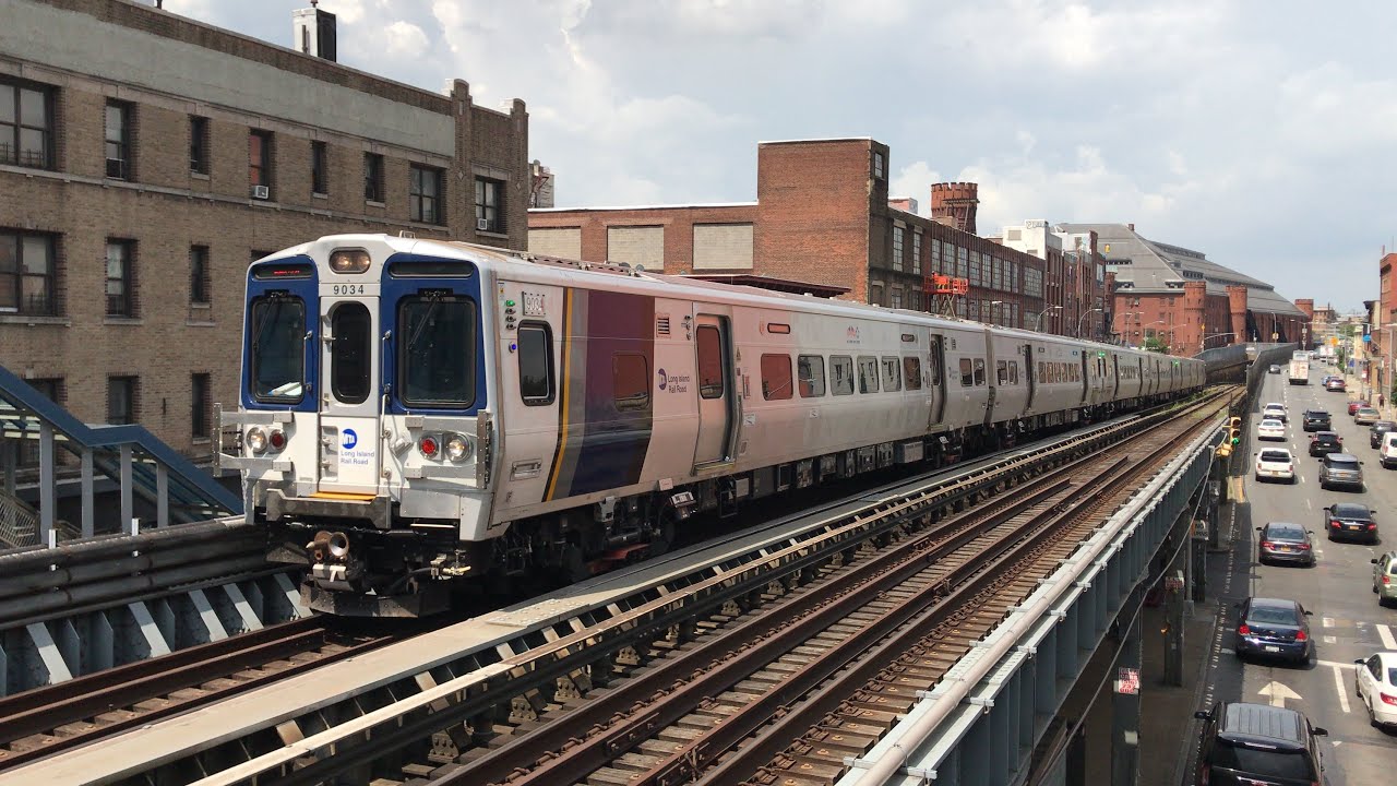 MTA Long Island Rail Road [LIRR] Kawasaki M9 EMU Train @ Nostrand ...