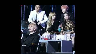 Hey taehyung Stop this game our queen got scared 😂😂😢💜🖤♥️(don't take it seriously) #bts#blackpink