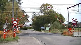 Spoorwegovergang Heist-op-den-Berg (B) // Railroad crossing // Passage à niveau