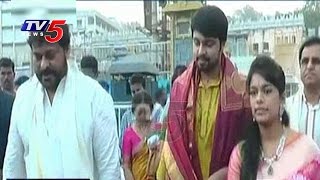 Chiranjeevi ,Srija And Kalyan Visits Tirumala Venkateswara Swamy Temple | TTD | TV5 News