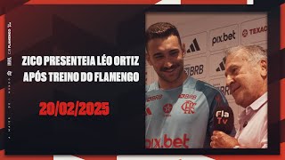 Zico presenteia Léo Ortiz após treino do Flamengo