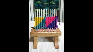 Peg Loom weaving techniques How to make color joins and weave from a chart