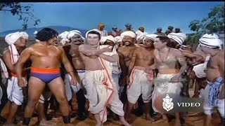 ಮಯೂರ ಚಿತ್ರದ ಸೂಪರ್ ದ್ರಶ್ಯ | Kusthi Scene of Rajkumar and Prabhakar | Mayura Movie Scene