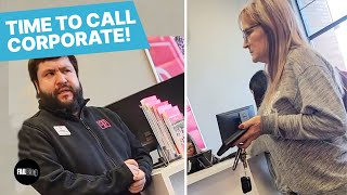 Manager Erases Customer's iPhone, Gives Worst Customer Service Ever