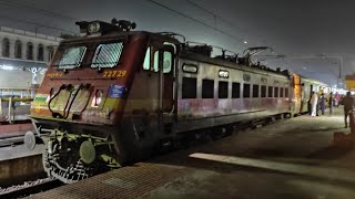 22661/Chennai Egmore Rameswaram Sethu SF Express arriving Tiruchchirapalli || 22729 AJJ WAP-4