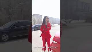 董事长低调洗车，被误会成洗车工！误蹭大G被羞辱，还要赔100万。。。。