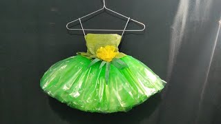 Cómo hacer un vestido con bolsas plásticas. How to make a dress with plastic bags | Ti Mui