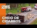 Caminhão carregado de cigarros contrabandeados tomba na PR-323 após bater em um carro forte