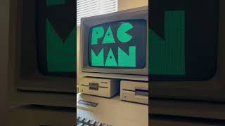 Apple //e booting up and playing PAC-MAN, retro computer ASMR #apple  #gaming #floppydisk #asmr