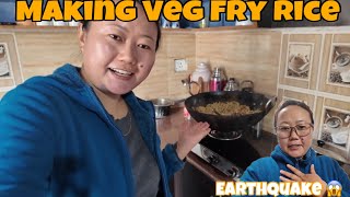 Making Veg Fry Rice In Lunch🤤Aaj Aayan   Earthquake Sub Dar Gayen☹️ || Angmo Lhubang #vlog141