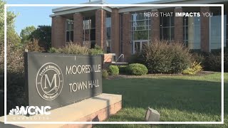 Mooresville board votes no confidence, urging Mayor to resign